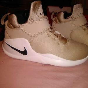 📣Nike Kwazi